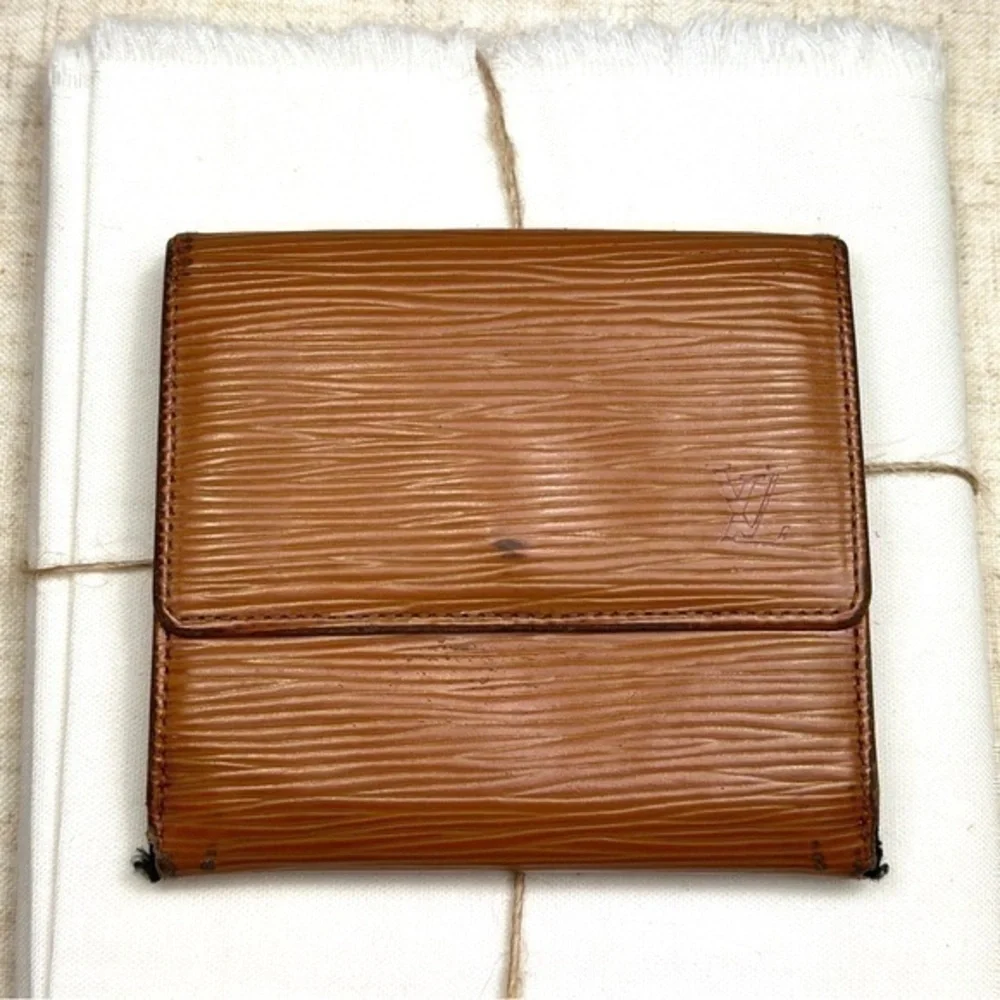 AUTHENTIC Louis Vuitton Marco Wallet. Color: Brown